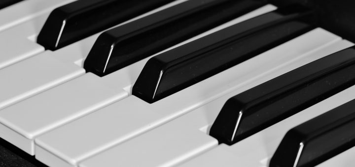 Zahnpasta – Hausmittel gegen vergilbte Klaviertasten
